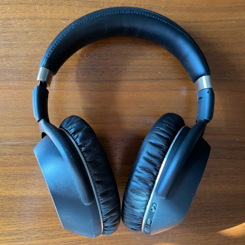 Sennheiser PXC 550 Headphones